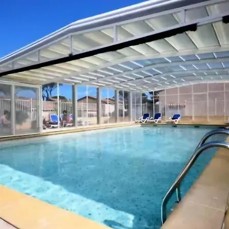 Holiday home Les Hauts De - De Familiale - Piscine Toute L'annee *