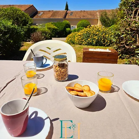 Holiday home Les Hauts De - De Familiale - Piscine Toute L'annee Calvisson